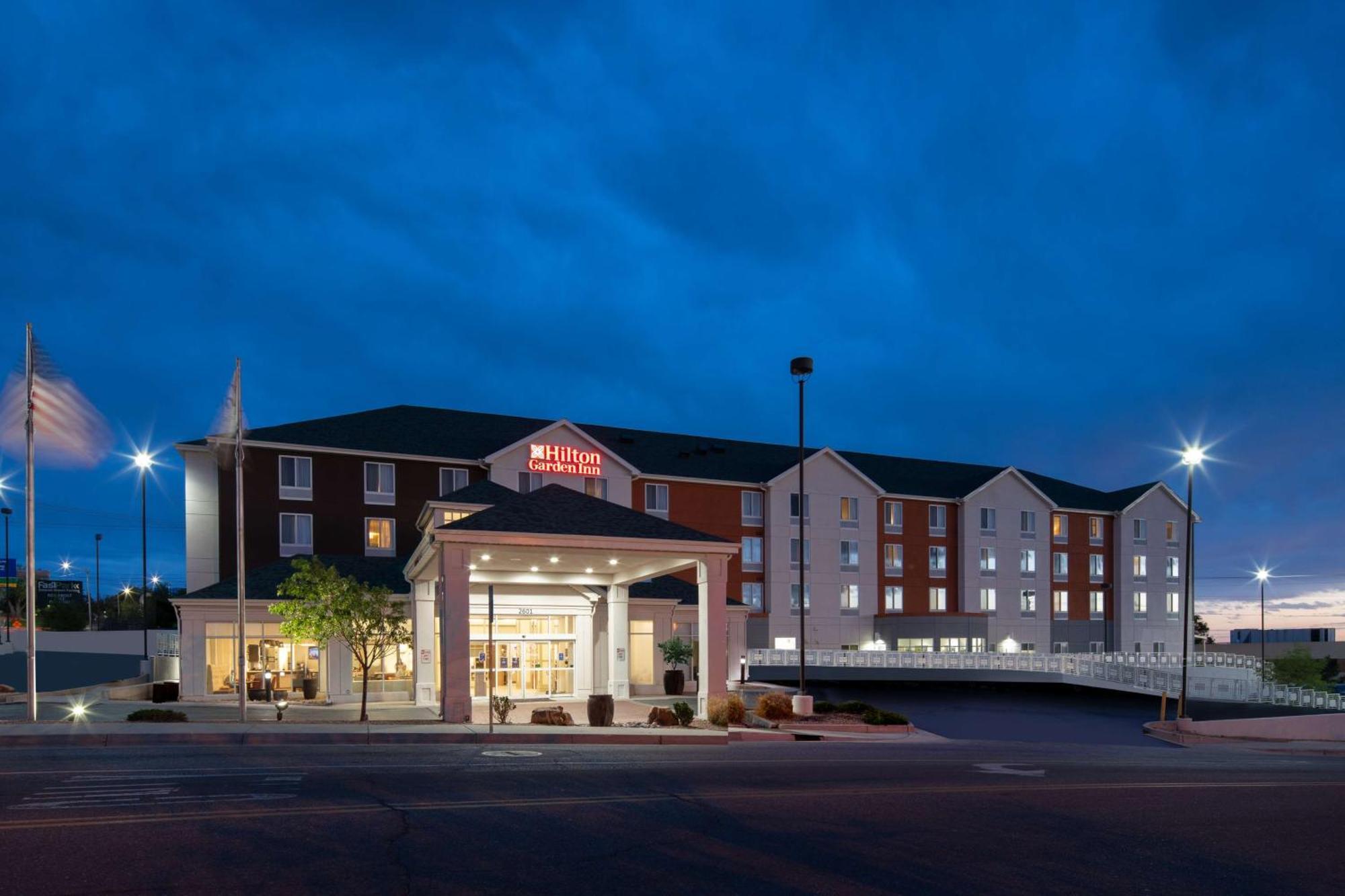 Hilton Garden Inn Albuquerque Airport Exterior photo